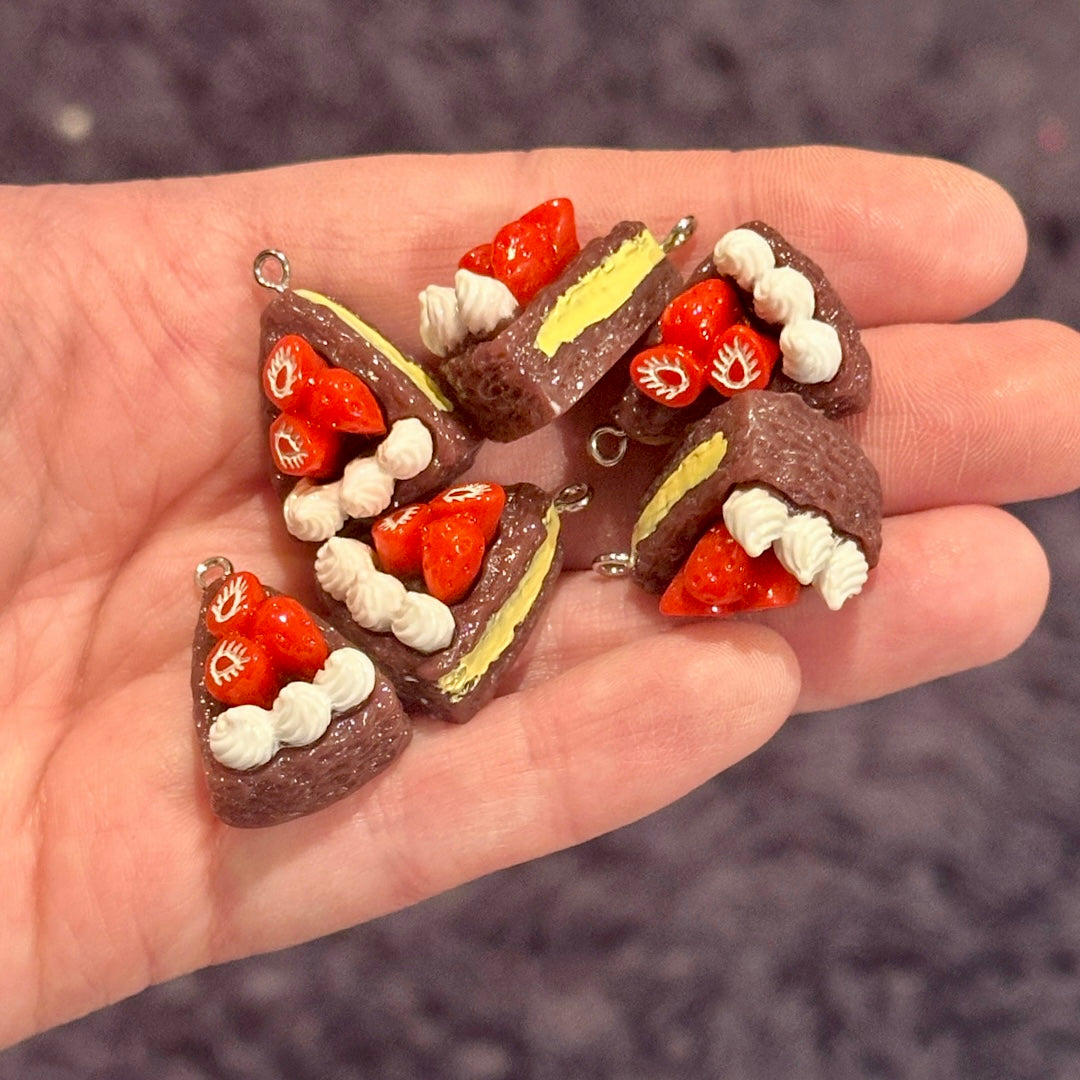 6pcs Slice of Chocolate Strawberry Pie Charms