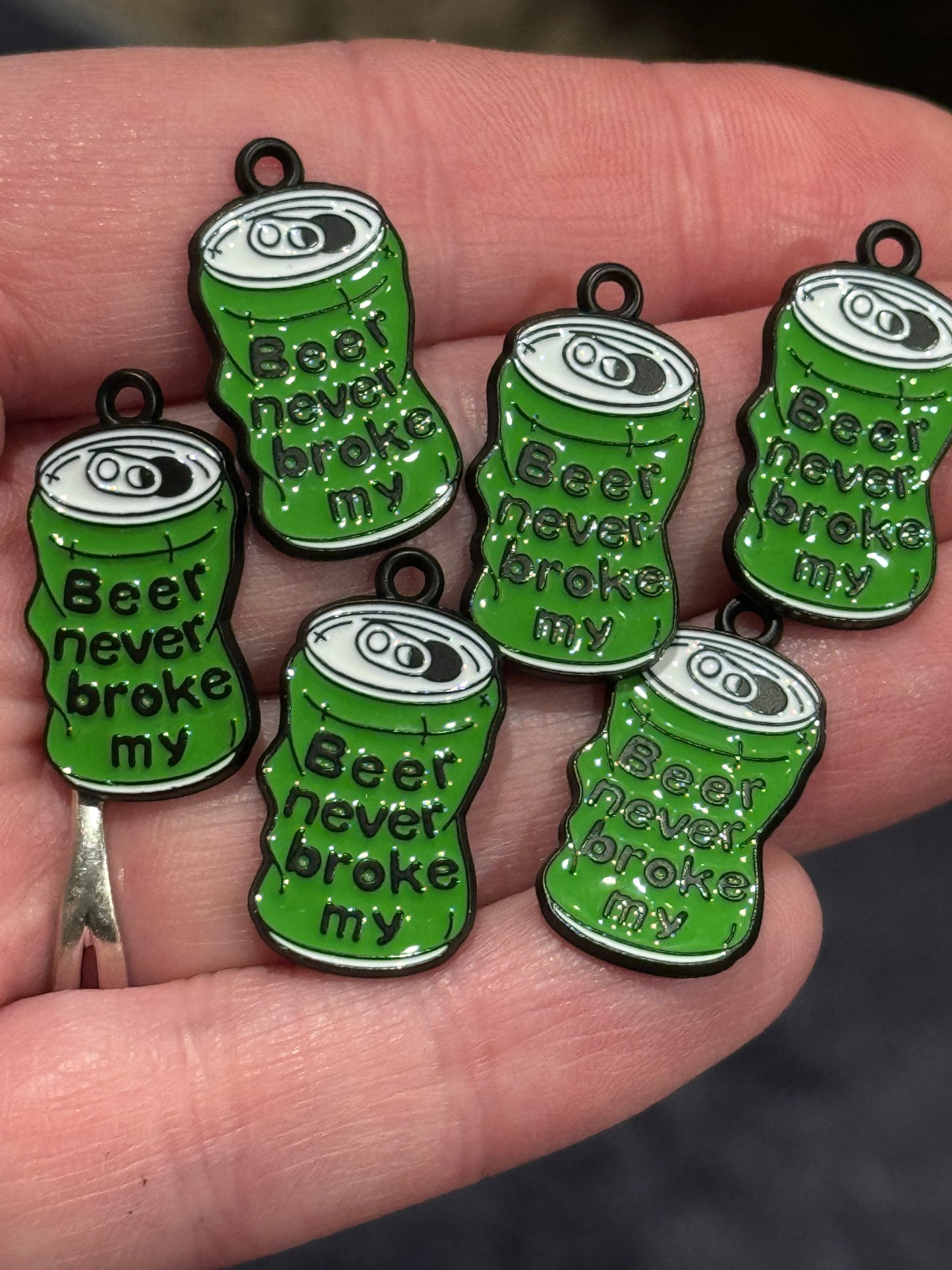 6pcs Beer Never Broke My Heart charms