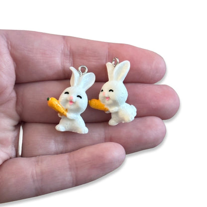 10pcs Classic white Rabbit carrot charms