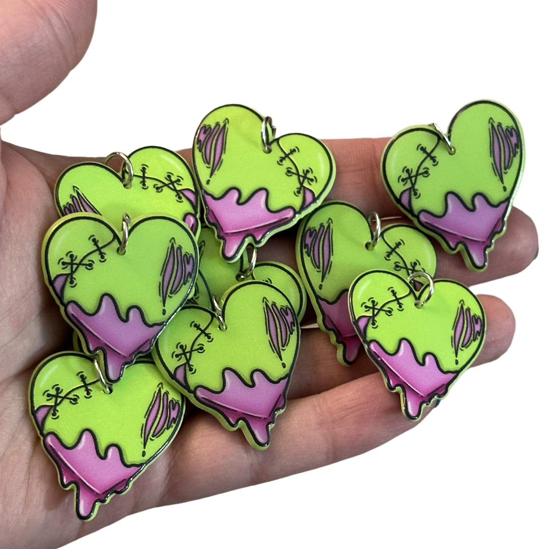 10pcs Green Zombie heart charms