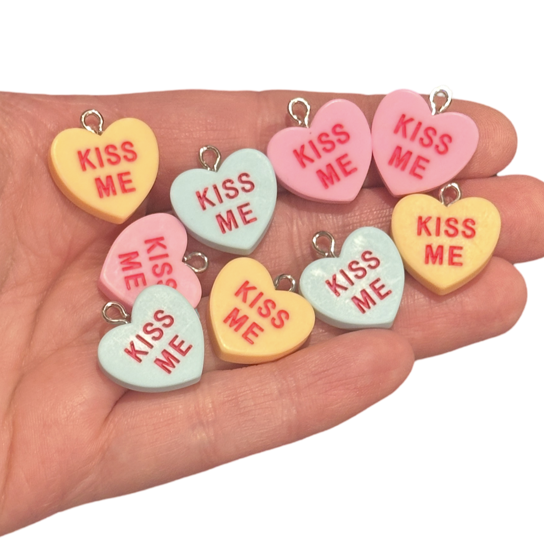 9pcs Kiss Me conversation heart charms