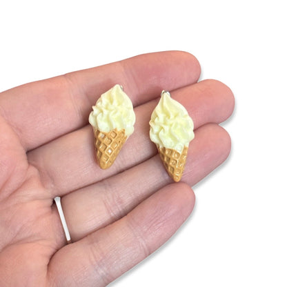 8pcs soft serve Vanilla Ice Cream Cone Charms