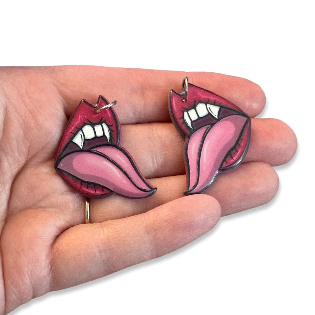 2pcs Sexy tongue Vampire Lips fangs charms